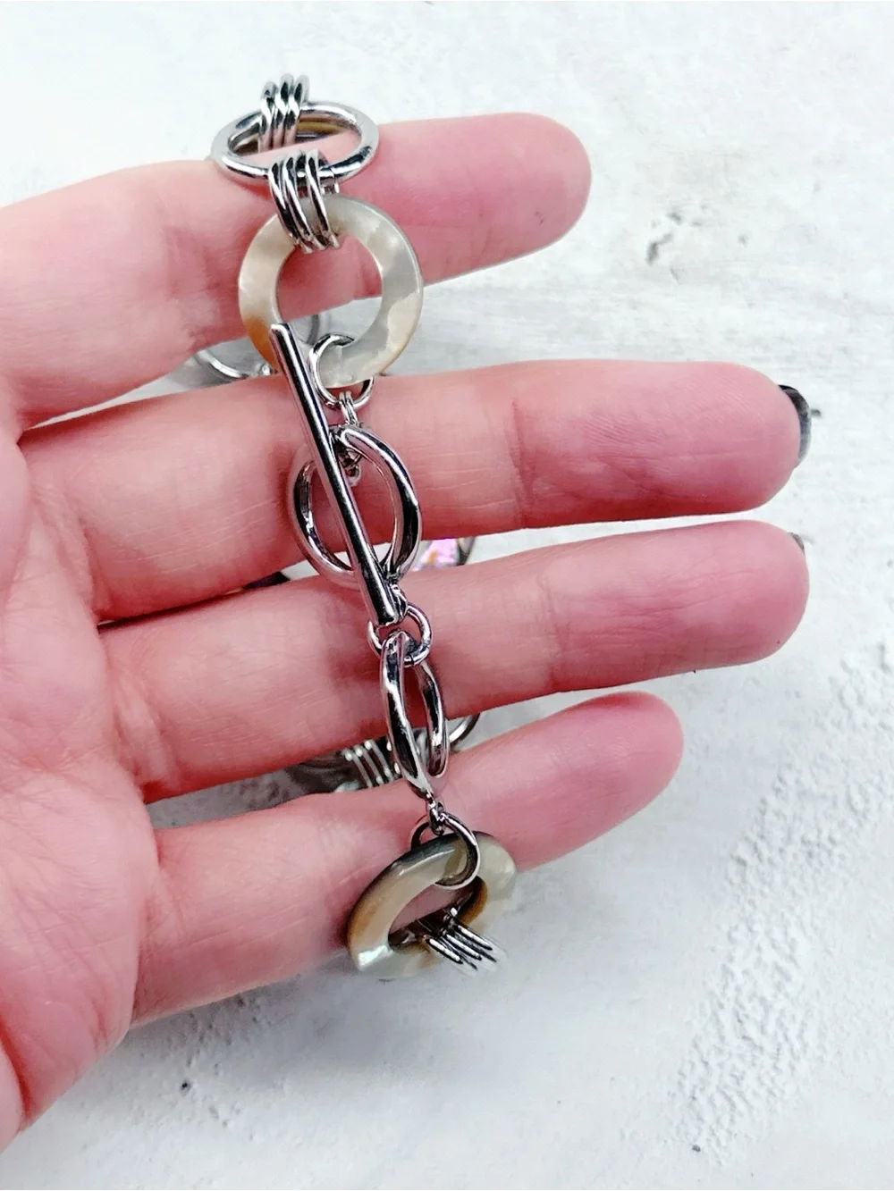 1061mc. Tan Shell Bracelet